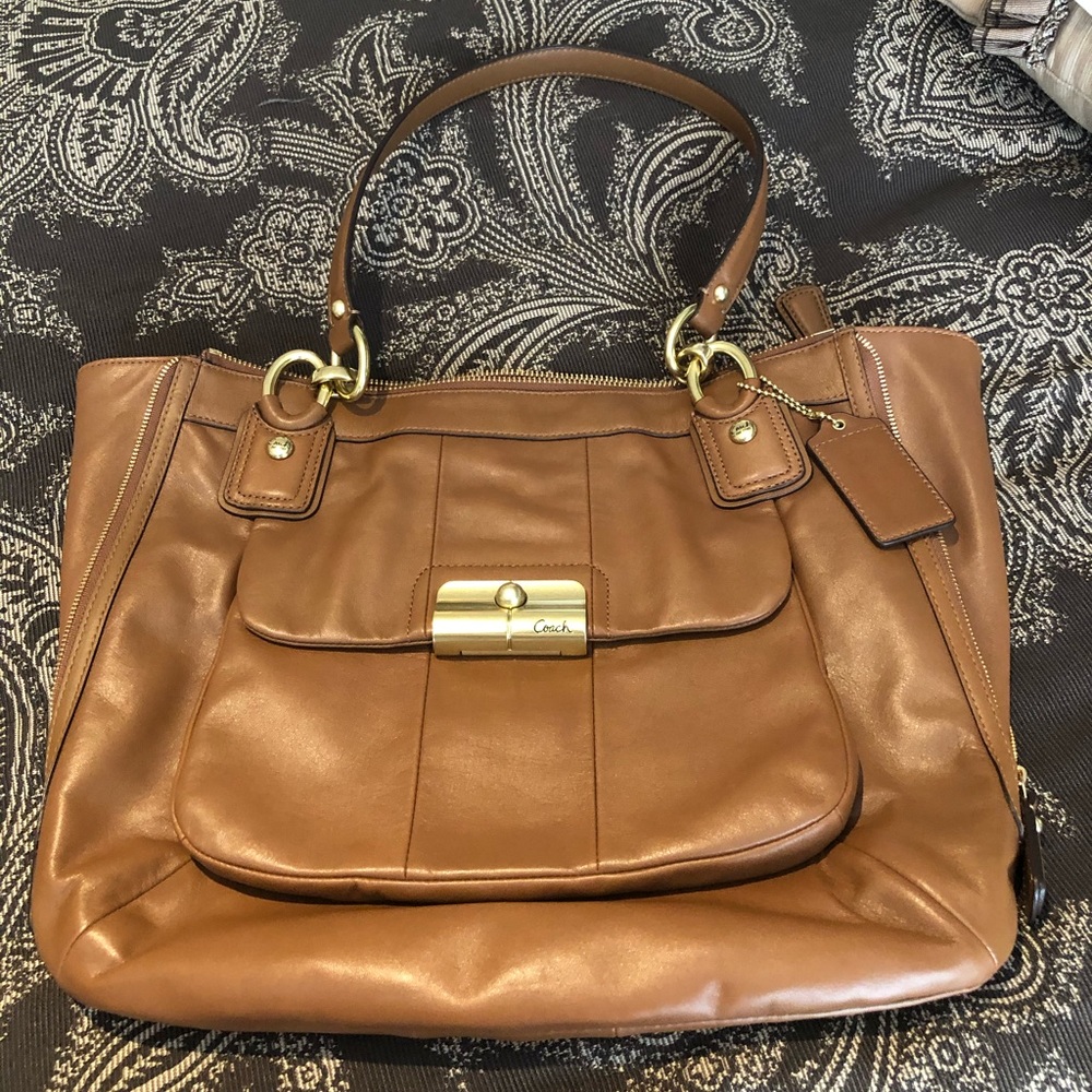 VINTAGE COACH HANDBAG